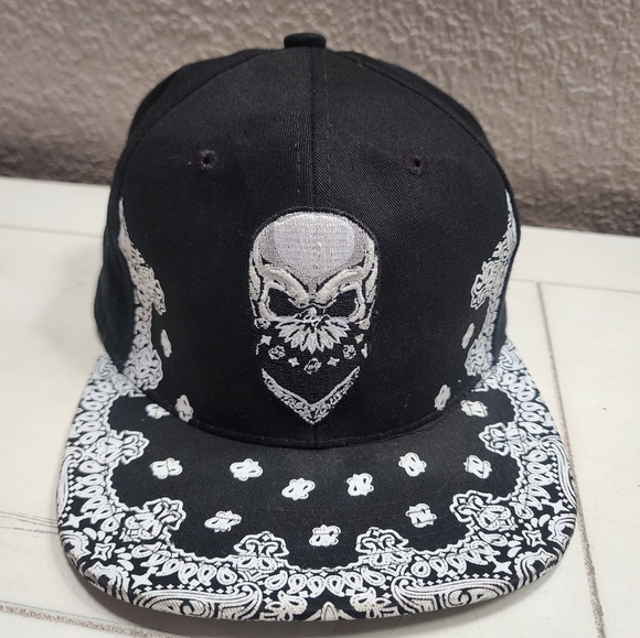 Trendy Apparel Other - Skull Hat Black Snapback Bandana‎ Print Skater Cap, Mens